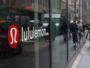 lululemon storefront